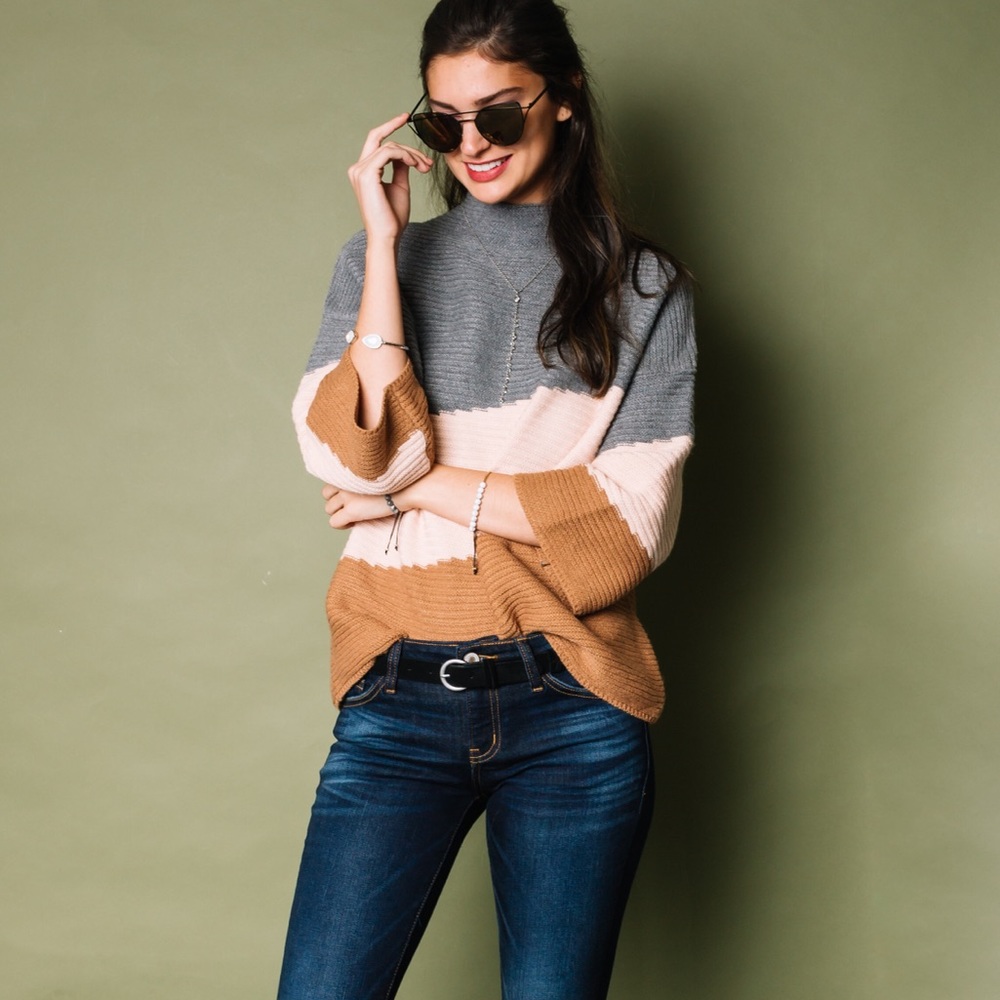 OLIVER BY ESCIO COLOR BLOCK COZY SWEATER